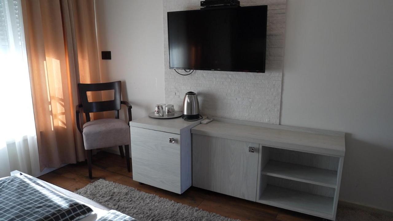 Bella Studios Kruševac Buitenkant foto